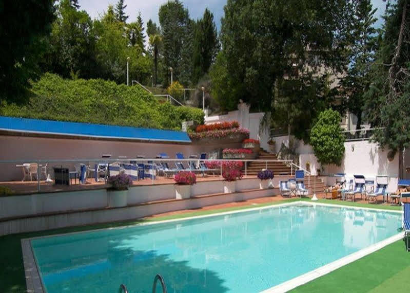 Hotel Moderno キアンチャーノ・テルメ エクステリア 写真